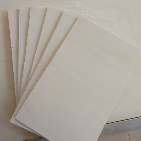 Panneaux de bois jointés par doigts de peuplier à usage commercial et de construction 4X8 à vendre